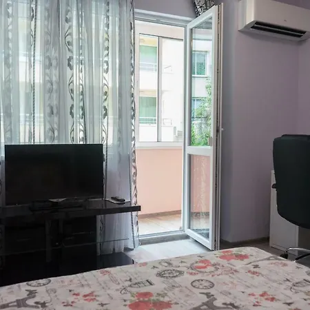 Apartment Nicole Warna